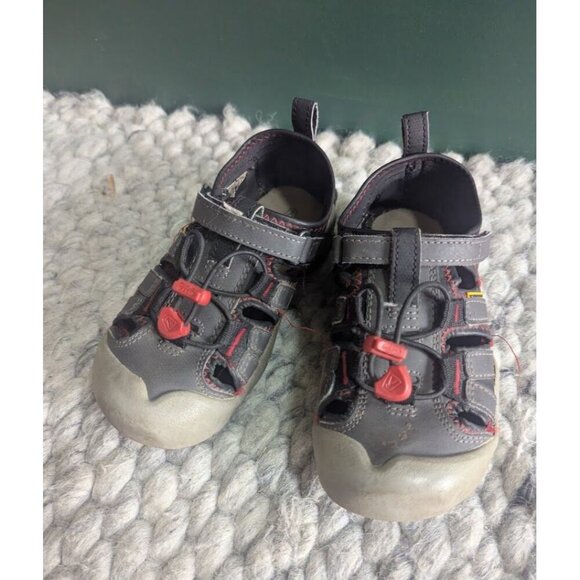 Keen Sandals Shoe Kid Sz 13 Red Grey Hiking Closed Toe Water - Picture 1 of 5